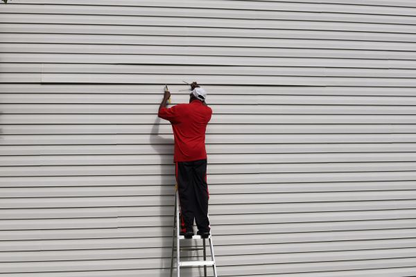Siding Reattachment in Newark